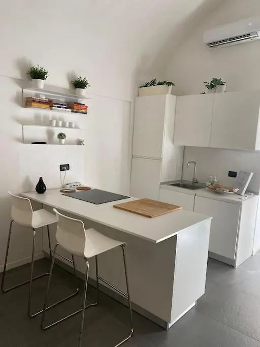 Charming Flat In Centro Apartment Naples